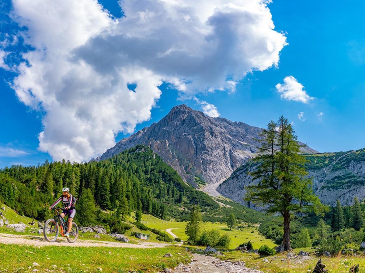 Schloss Elmau Luxury Spa Retreat & Cultural Hideaway Esterno foto